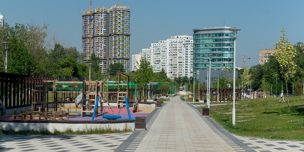 Парк Академический_мос.jpg